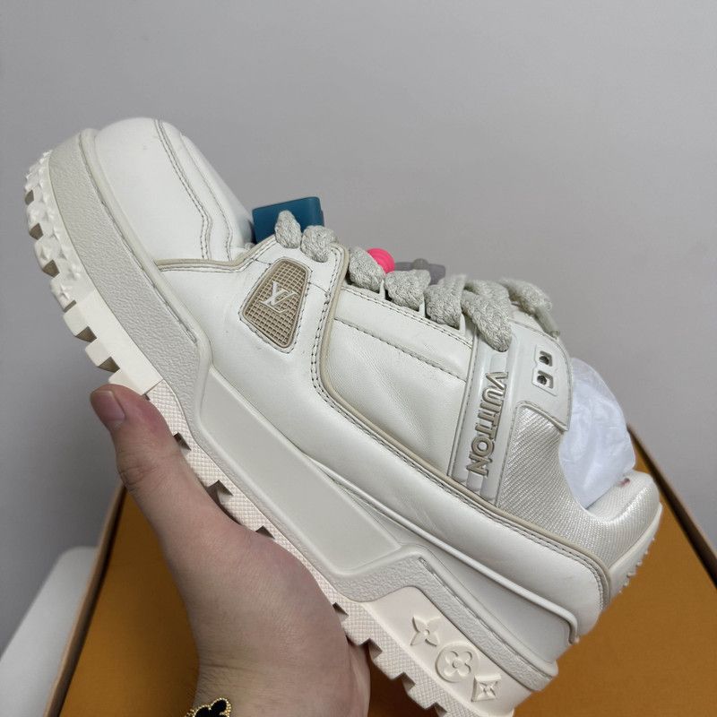 Louis Vuitton Louis Vuitton Trainer Maxi Low Top Fashion Sneakers 0079 Size US 10.5 / EU 43-44 - 7 Thumbnail