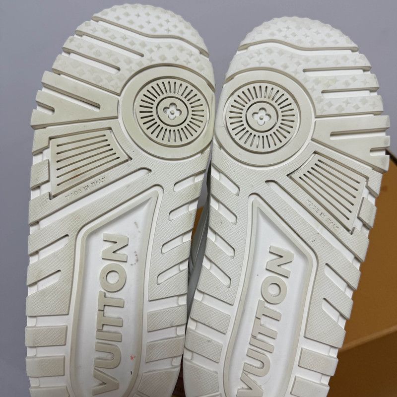 Louis Vuitton Louis Vuitton Trainer Maxi Low Top Fashion Sneakers 0079 Size US 10.5 / EU 43-44 - 4 Thumbnail