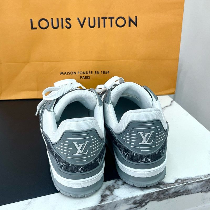Louis Vuitton Louis Vuitton Low-Top Trainer Sneakers in Gray 0079 Size US 14 / EU 47 - 3 Thumbnail