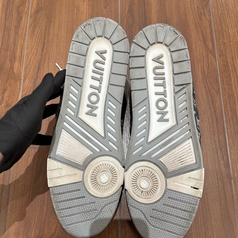 Louis Vuitton Louis Vuitton Low-Top Trainer Sneakers in Gray 0079 Size US 14 / EU 47 - 12 Thumbnail