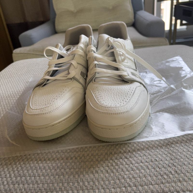 Louis Vuitton Louis Vuitton Trainer Low Top Fashion Sneakers 0079 Size US 10.5 / EU 43-44 - 2 Thumbnail