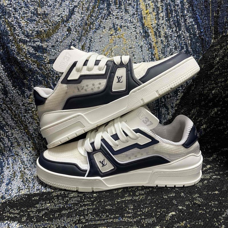 Louis Vuitton Louis Vuitton Trainer Low-Top Sneakers Blue and White 0079 Size US 8 / EU 41 - 6 Thumbnail