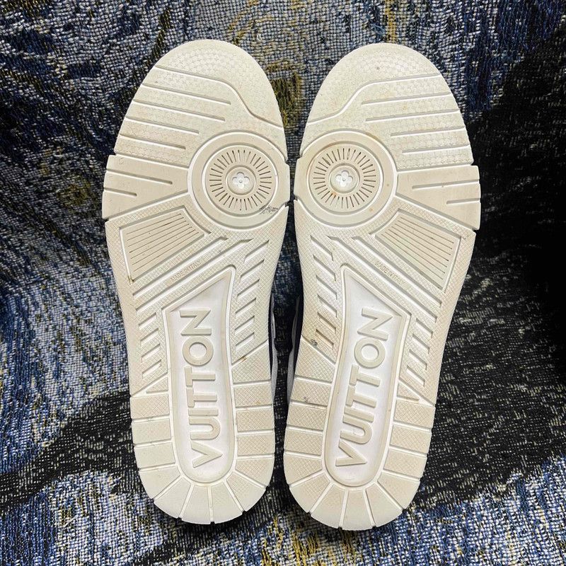 Louis Vuitton Louis Vuitton Trainer Low-Top Sneakers Blue and White 0079 Size US 8 / EU 41 - 4 Thumbnail