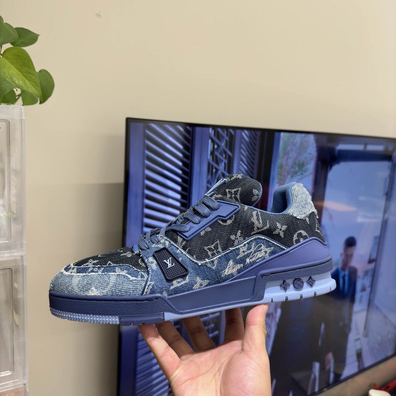 Louis Vuitton Louis Vuitton Blue Denim Low-Top Trainers 0079 Size US 10.5 / EU 43-44 - 11 Thumbnail
