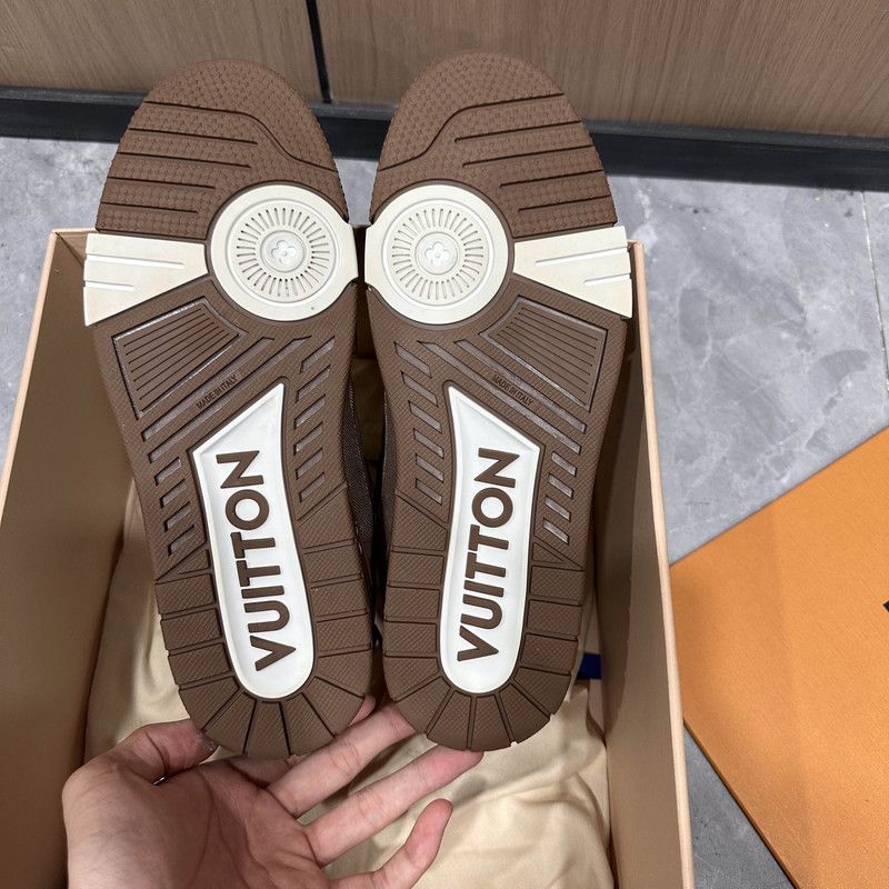 Louis Vuitton Louis Vuitton Low-Top Trainer Sneakers in Brown 0079 Size US 8 / EU 41 - 4 Thumbnail