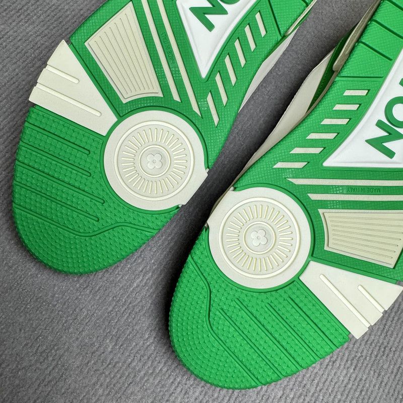 Louis Vuitton Louis Vuitton Green Low-Top Sneakers 0079 Size US 10.5 / EU 43-44 - 7 Thumbnail