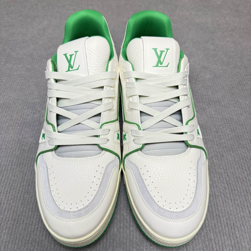 Louis Vuitton Louis Vuitton Green Low-Top Sneakers 0079 Size US 10.5 / EU 43-44 - 2 Thumbnail
