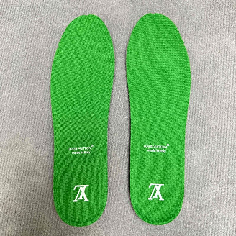 Louis Vuitton Louis Vuitton Green Low-Top Sneakers 0079 Size US 10.5 / EU 43-44 - 9 Thumbnail