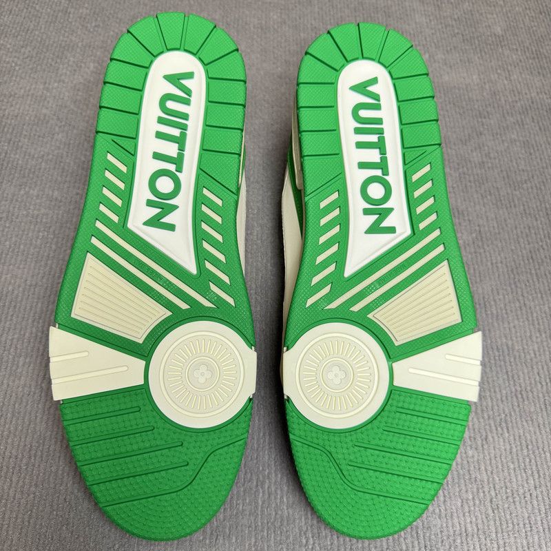 Louis Vuitton Louis Vuitton Green Low-Top Sneakers 0079 Size US 10.5 / EU 43-44 - 4 Thumbnail