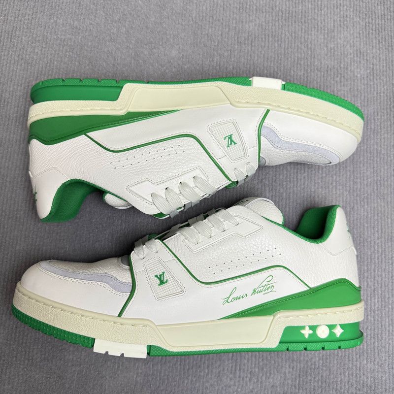 Louis Vuitton Louis Vuitton Green Low-Top Sneakers 0079 Size US 10.5 / EU 43-44 - 11 Thumbnail