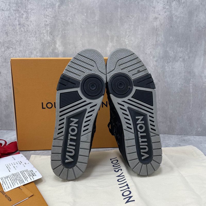 Louis Vuitton Louis Vuitton Black Low-Top Trainer Sneakers 0079 Size US 10.5 / EU 43-44 - 4 Thumbnail