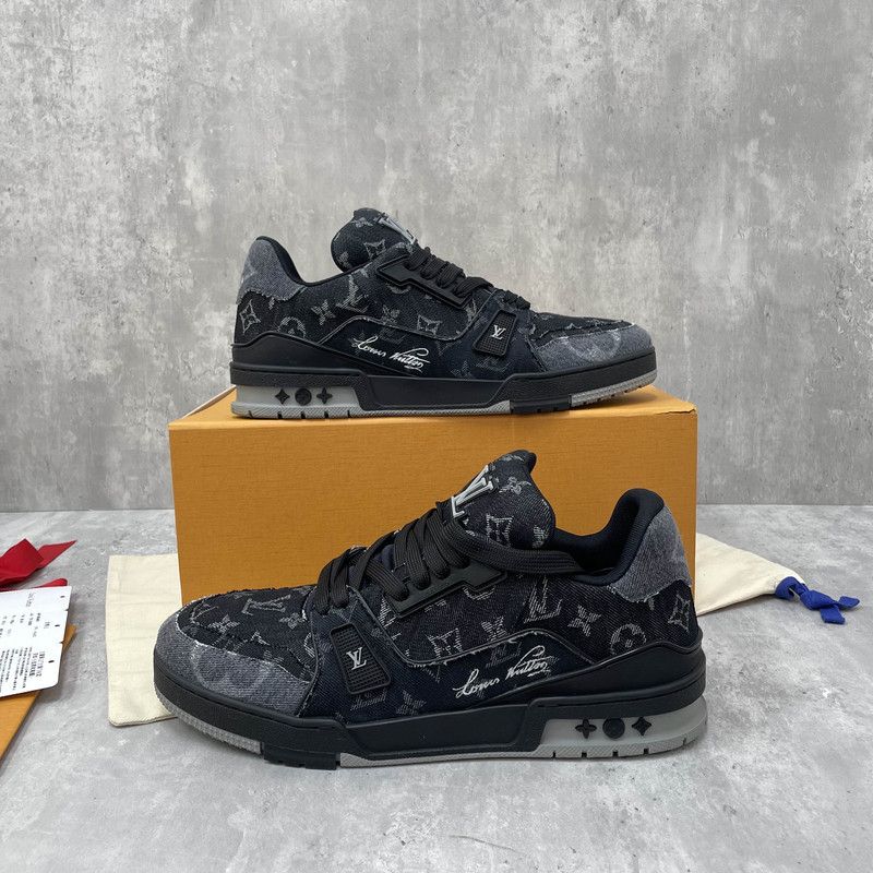 Louis Vuitton Louis Vuitton Black Low-Top Trainer Sneakers 0079 Size US 10.5 / EU 43-44 - 10 Thumbnail