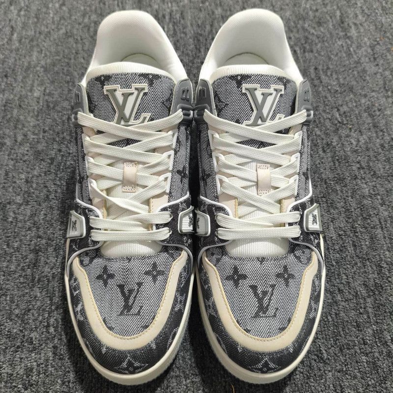 Louis Vuitton Louis Vuitton Low-Top Trainer in Black and White 0079 Size US 9 / EU 42 - 2 Thumbnail