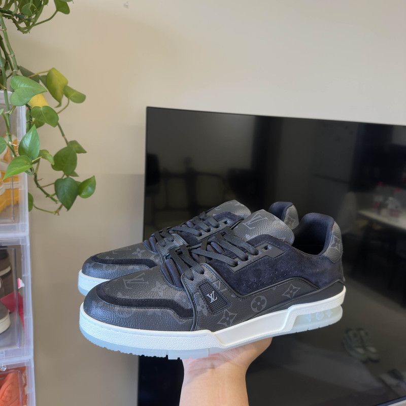 Louis Vuitton Louis Vuitton Stylish Low-top Trainers for Men 0079 Size US 10 / EU 43 - 9 Thumbnail