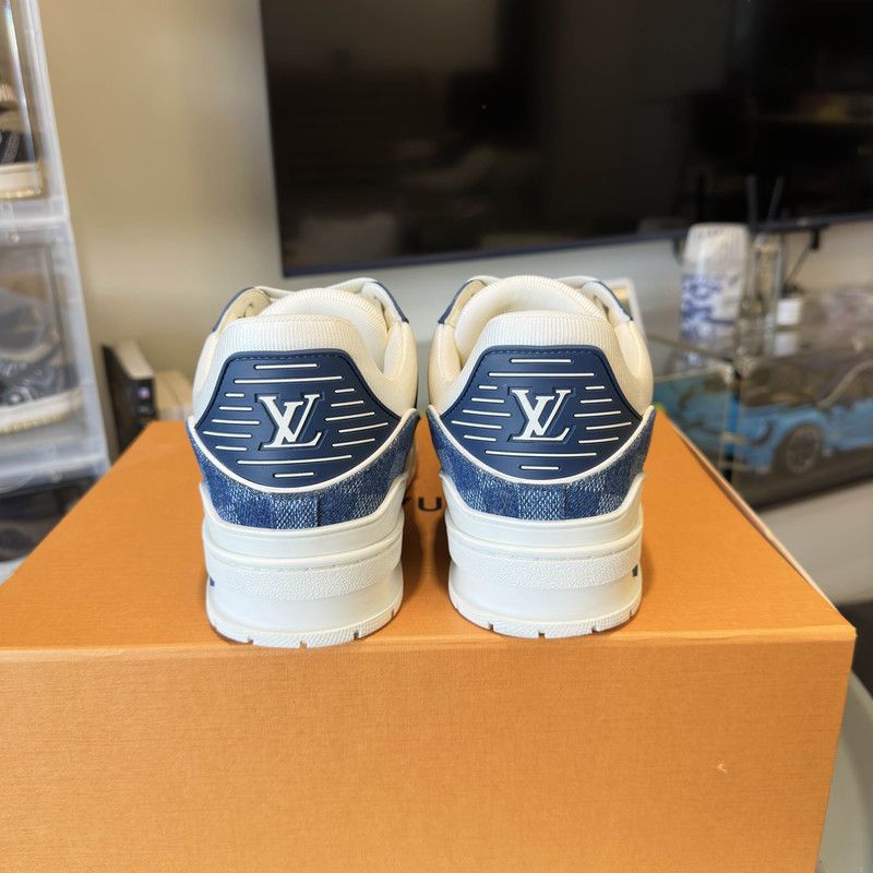 Louis Vuitton Louis Vuitton Trainer Low-Top Sneakers in White and Blue 0079 Size US 9 / EU 42 - 3 Thumbnail