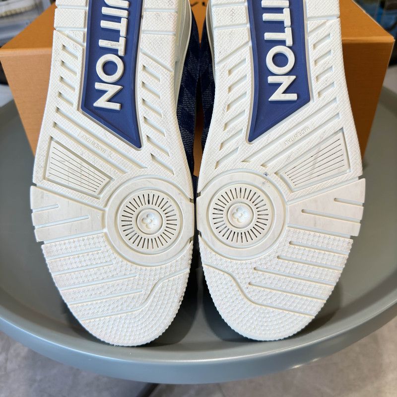 Louis Vuitton Louis Vuitton Trainer Low-Top Sneakers in White and Blue 0079 Size US 9 / EU 42 - 7 Thumbnail