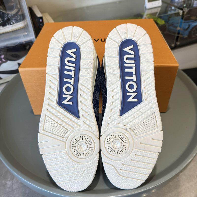Louis Vuitton Louis Vuitton Trainer Low-Top Sneakers in White and Blue 0079 Size US 9 / EU 42 - 4 Thumbnail