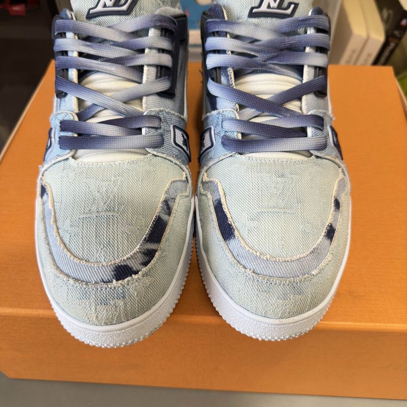 Louis Vuitton Louis Vuitton Denim-Style Trainer Sneakers for Men 0079 Size US 9.5 / EU 42-43 - 11 Thumbnail