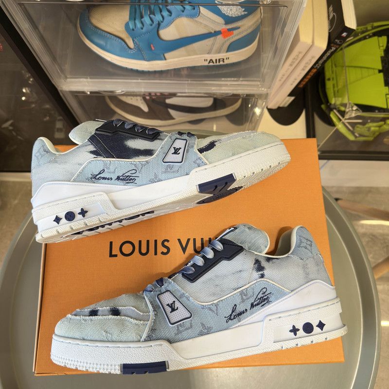 Louis Vuitton Louis Vuitton Denim-Style Trainer Sneakers for Men 0079 Size US 9.5 / EU 42-43 - 8 Thumbnail