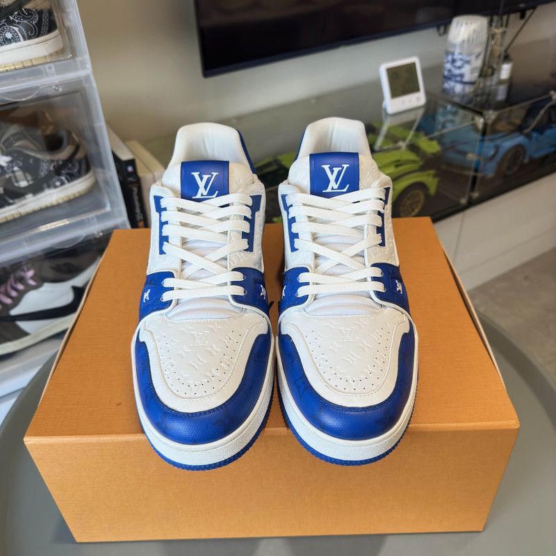 Louis Vuitton Louis Vuitton Blue Leather Low-Top Sneakers 0079 Size US 11 / EU 44 - 2 Thumbnail