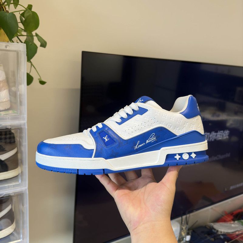 Louis Vuitton Louis Vuitton Blue Leather Low-Top Sneakers 0079 Size US 11 / EU 44 - 14 Thumbnail