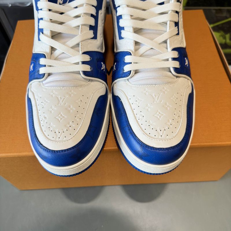 Louis Vuitton Louis Vuitton Blue Leather Low-Top Sneakers 0079 Size US 11 / EU 44 - 12 Thumbnail