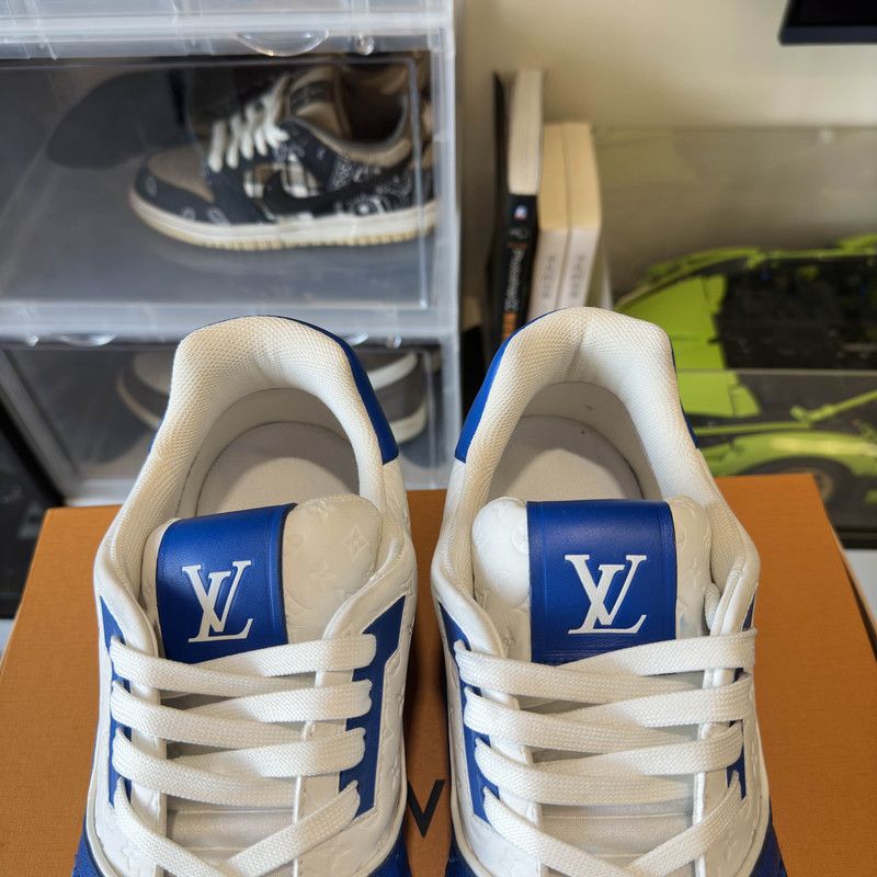 Louis Vuitton Louis Vuitton Blue Leather Low-Top Sneakers 0079 Size US 11 / EU 44 - 13 Thumbnail