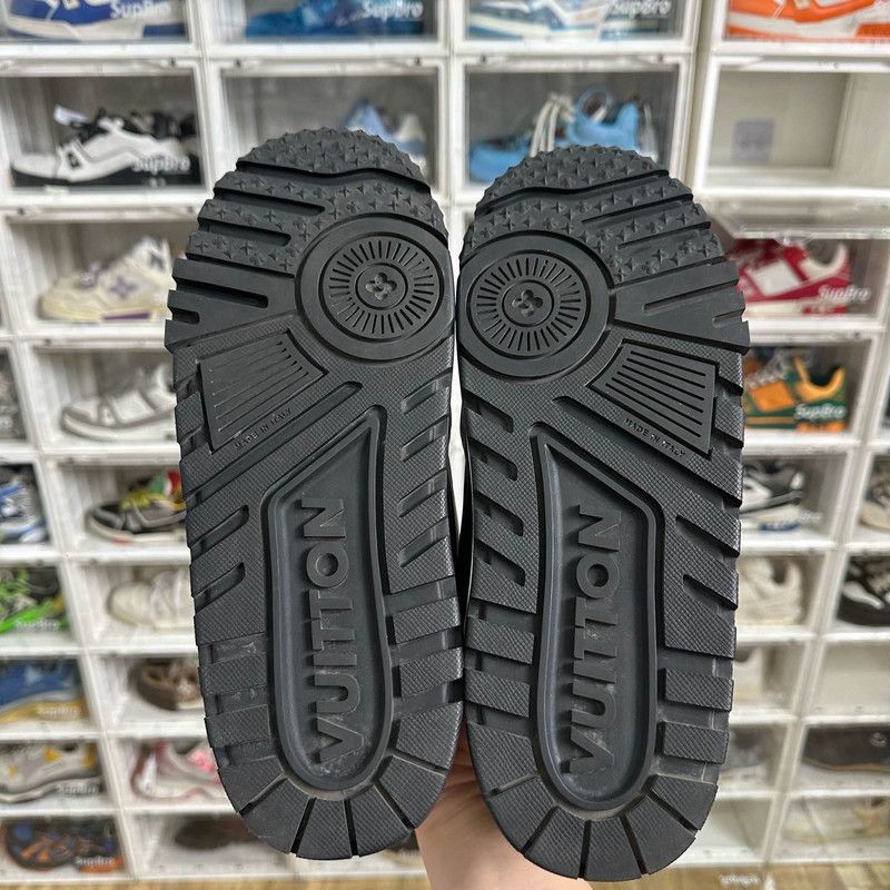 Louis Vuitton Louis Vuitton Trainer Maxi Low-Top Sneakers 0079 Size US 10.5 / EU 43-44 - 4 Thumbnail