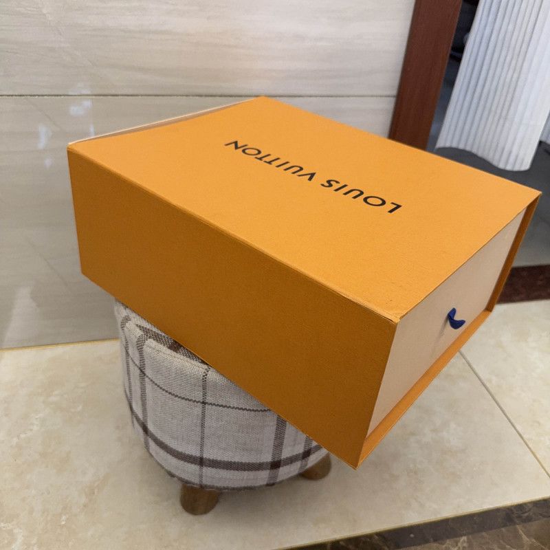 Louis Vuitton Louis Vuitton White Low-Top Fashion Sneakers 0079 Size US 6.5 / EU 39-40 - 6 Thumbnail