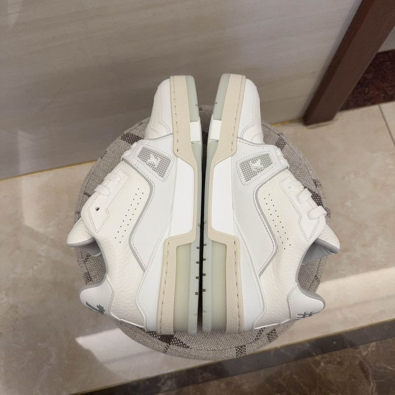 Louis Vuitton Louis Vuitton White Low-Top Fashion Sneakers 0079 Size US 6.5 / EU 39-40 - 7 Thumbnail