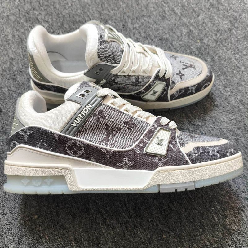 Louis Vuitton Louis Vuitton Trainer Low Top Sneakers in Black and White 0079 Size US 8 / EU 41 - 7 Thumbnail