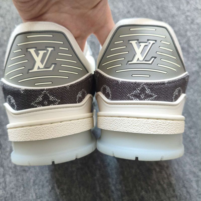 Louis Vuitton Louis Vuitton Trainer Low Top Sneakers in Black and White 0079 Size US 8 / EU 41 - 3 Thumbnail