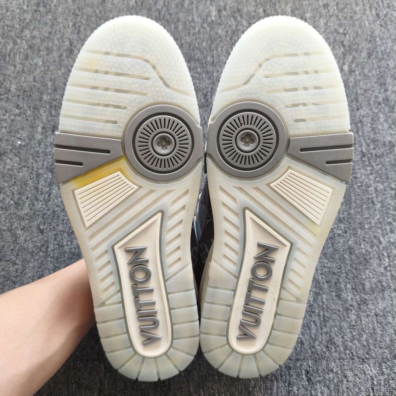 Louis Vuitton Louis Vuitton Trainer Low Top Sneakers in Black and White 0079 Size US 8 / EU 41 - 4 Thumbnail
