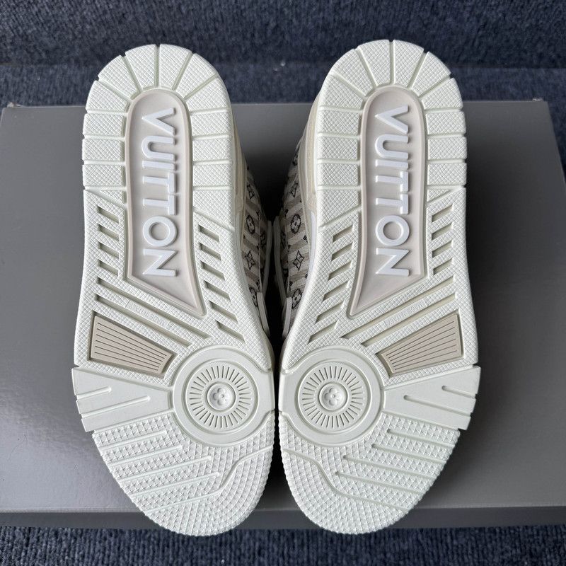 Louis Vuitton Louis Vuitton Trainer Low Top Fashion Sneakers 0079 Size US 6.5 / EU 39-40 - 4 Thumbnail