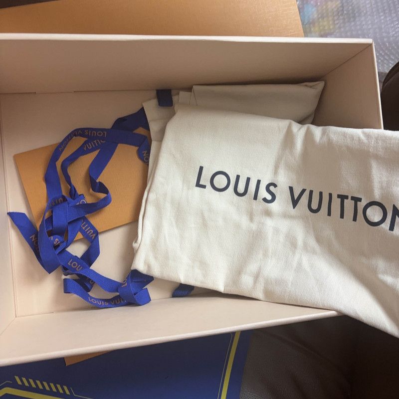 Louis Vuitton Louis Vuitton Trainer Low-Top Sneakers in Pink and Green 0079 Size US 6.5 / EU 39-40 - 7 Thumbnail