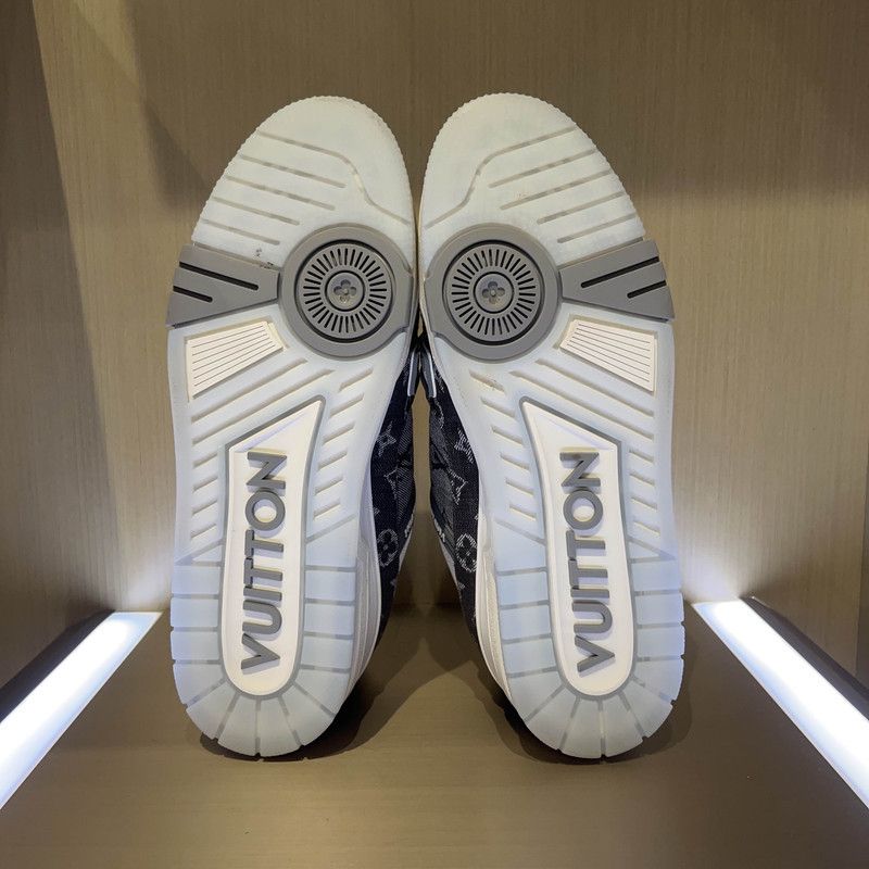 Louis Vuitton Louis Vuitton Trainer Black and White Low-top Sneakers 0079 Size US 9 / EU 42 - 4 Thumbnail
