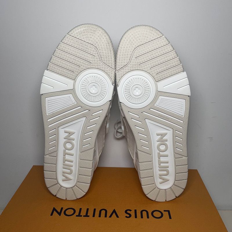 Louis Vuitton Louis Vuitton Low-Top Trainer Sneakers for Men 0079 Size US 9.5 / EU 42-43 - 4 Thumbnail