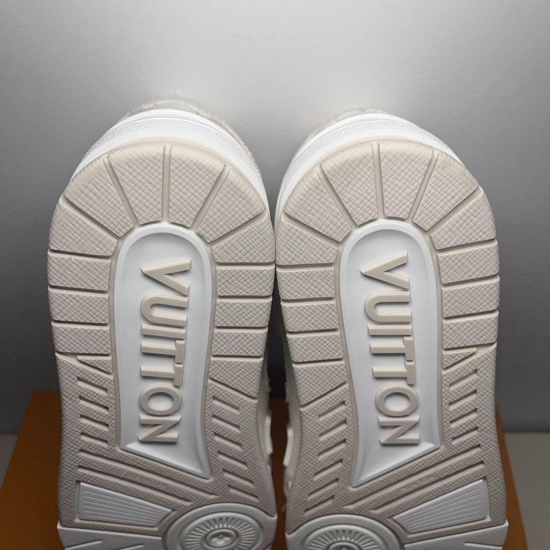 Louis Vuitton Louis Vuitton Low-Top Trainer Sneakers for Men 0079 Size US 9.5 / EU 42-43 - 6 Thumbnail
