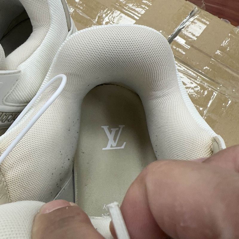 Louis Vuitton Louis Vuitton Trainer Maxi Low Top Sneakers 0079 Size US 7 / EU 40 - 7 Thumbnail