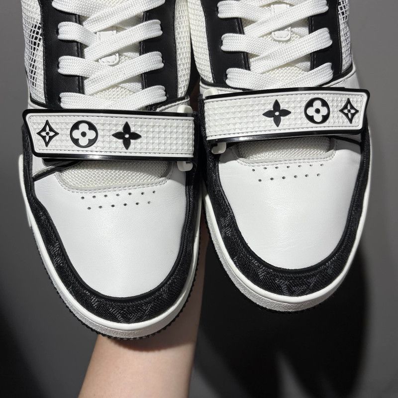 Louis Vuitton Louis Vuitton Trainer Leather Low-Top Sneakers 0079 Size US 8 / EU 41 - 11 Thumbnail