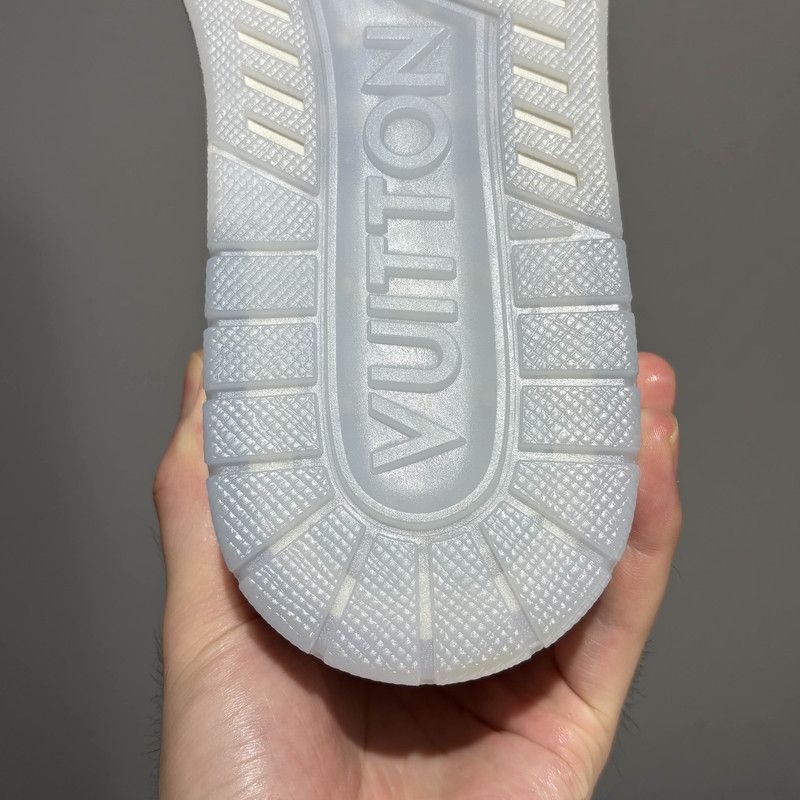 Louis Vuitton Louis Vuitton Trainer Low-Top Sneakers in White 0079 Size US 7.5 / EU 40-41 - 7 Thumbnail