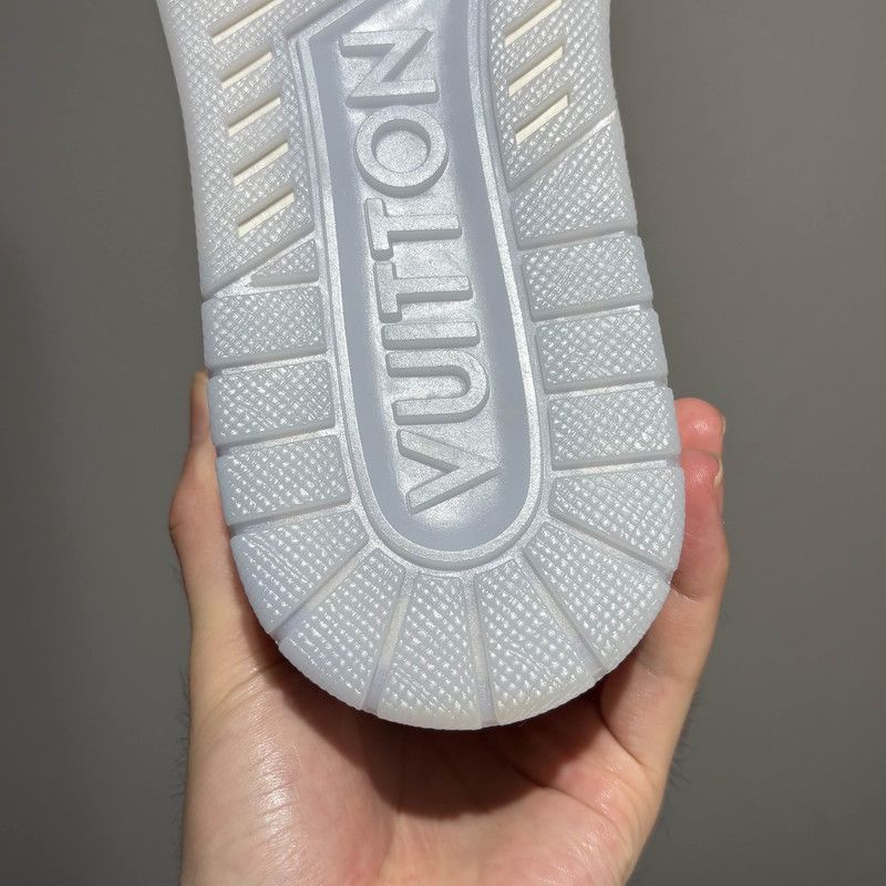 Louis Vuitton Louis Vuitton Trainer Low-Top Sneakers in White 0079 Size US 7.5 / EU 40-41 - 9 Thumbnail
