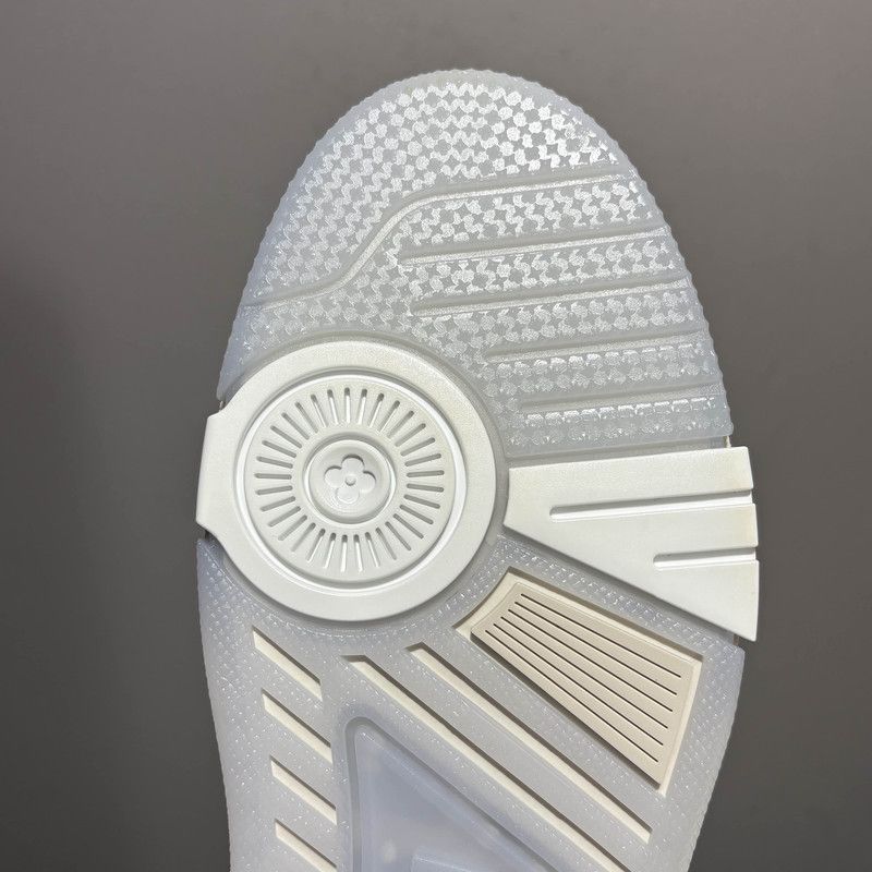 Louis Vuitton Louis Vuitton Trainer Low-Top Sneakers in White 0079 Size US 7.5 / EU 40-41 - 6 Thumbnail