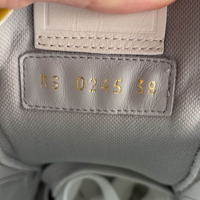 Louis Vuitton Louis Vuitton Trainer Low-Top Sneakers in White 0079 Size US 7.5 / EU 40-41 - 5 Thumbnail