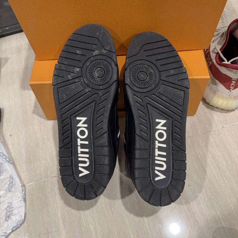 Louis Vuitton Louis Vuitton Trainer Low Top Fashion Sneakers 0079 Size US 8.5 / EU 41-42 - 4 Thumbnail