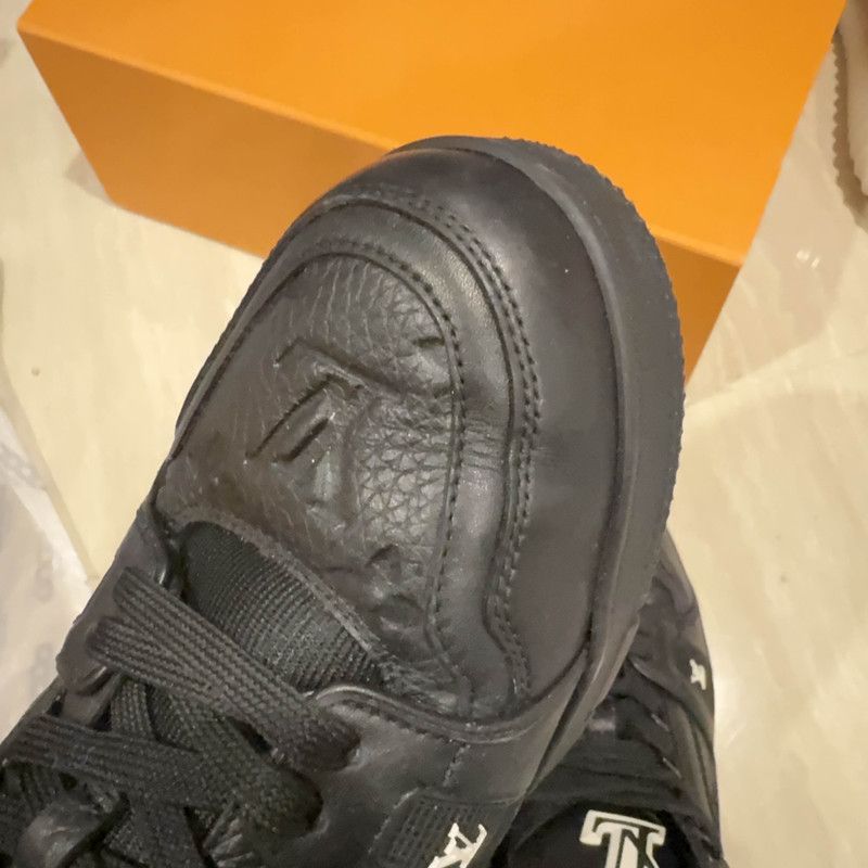 Louis Vuitton Louis Vuitton Trainer Low Top Fashion Sneakers 0079 Size US 8.5 / EU 41-42 - 7 Thumbnail