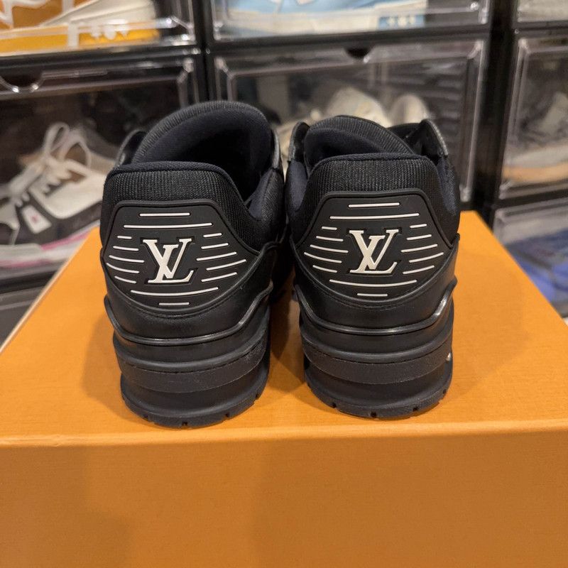 Louis Vuitton Louis Vuitton Trainer Low Top Fashion Sneakers 0079 Size US 8.5 / EU 41-42 - 3 Thumbnail