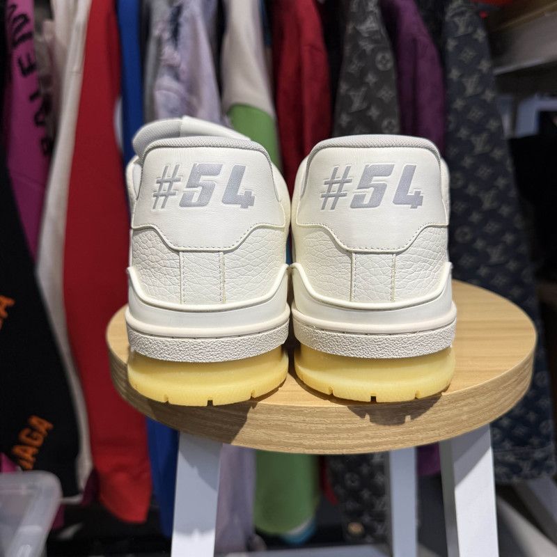 Louis Vuitton Louis Vuitton Trainer Low Top Sneakers in White 0079 Size US 9.5 / EU 42-43 - 3 Thumbnail