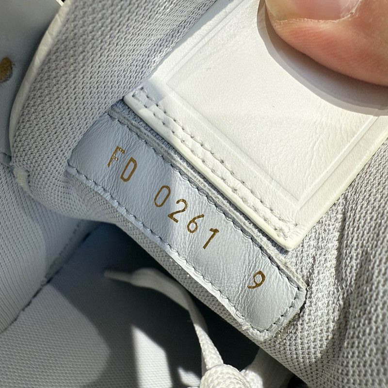 Louis Vuitton Louis Vuitton Trainer Low Top Sneakers in White 0079 Size US 9.5 / EU 42-43 - 5 Thumbnail