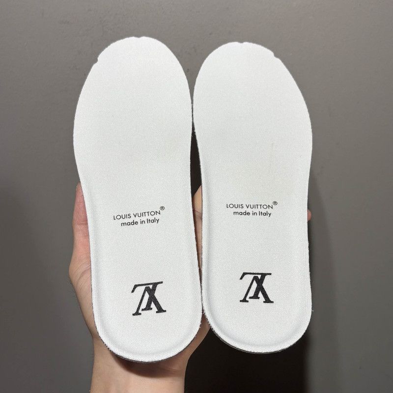 Louis Vuitton Louis Vuitton Trainer Low-Top Sneakers in Gray-White 0079 Size US 8.5 / EU 41-42 - 8 Thumbnail
